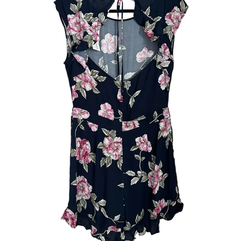 Cupcakes & Cashmere Floral Navy backless Romper NWT - Picture 7 of 9